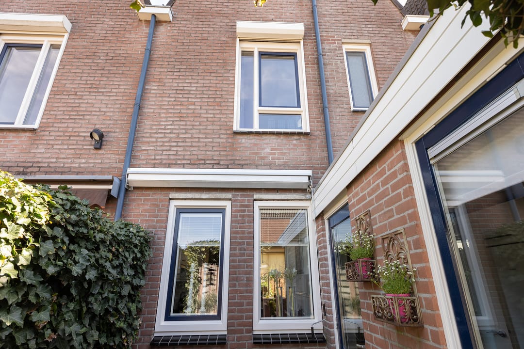 Spacious terraced house with five bedrooms in child-friendly neighborhood of Groenlo — 37