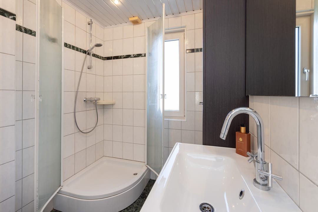 Spacious terraced house with five bedrooms in child-friendly neighborhood of Groenlo — 23