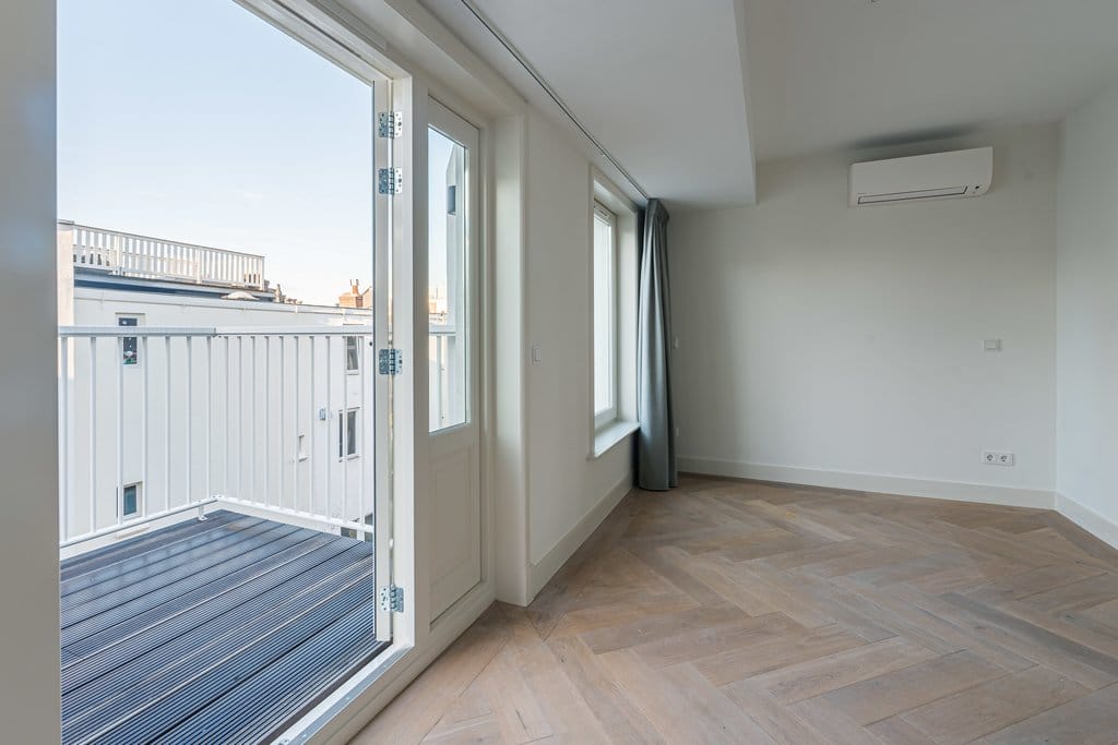 Foto 14 van Van Baerlestraat 92-F