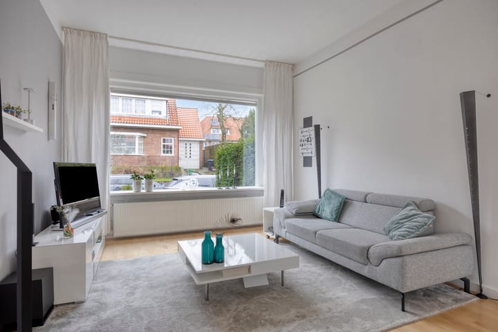 Photo 3 of Obrechtstraat 15