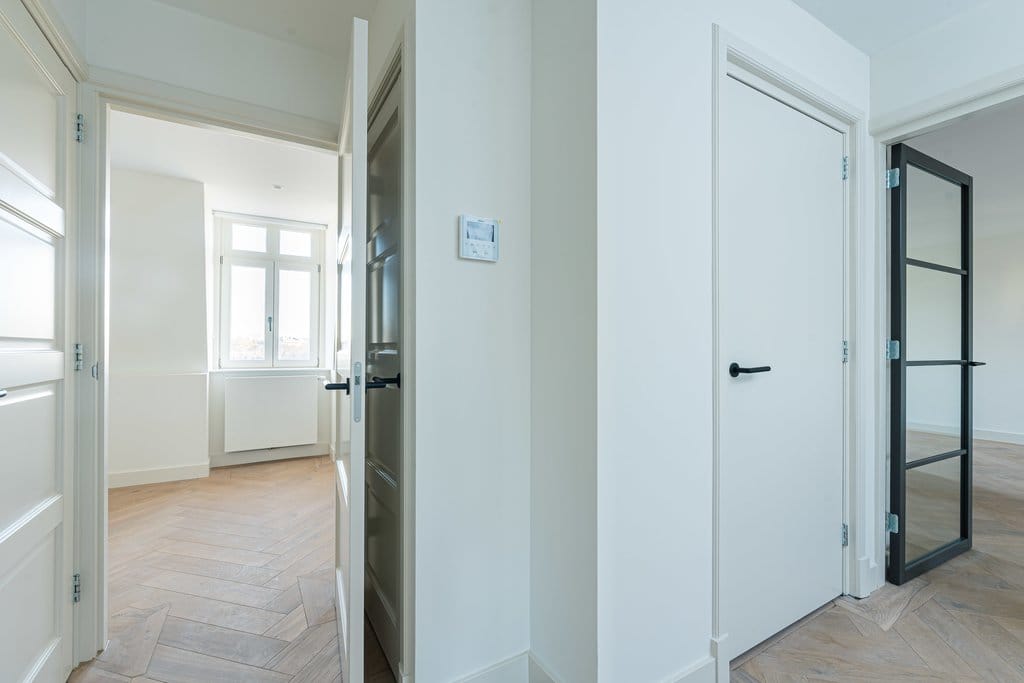 Foto 9 van Van Baerlestraat 92-F