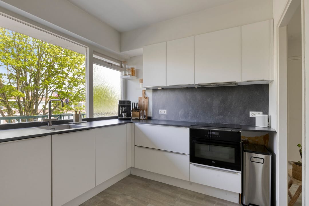 Bright 3-room apartment with spacious kitchen and south-facing balcony in Soest De Eng — 11