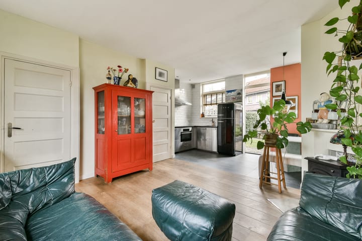 Photo 3 of Kamillestraat 6