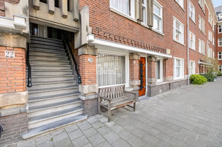 Photo 2 of Watteaustraat 20-2