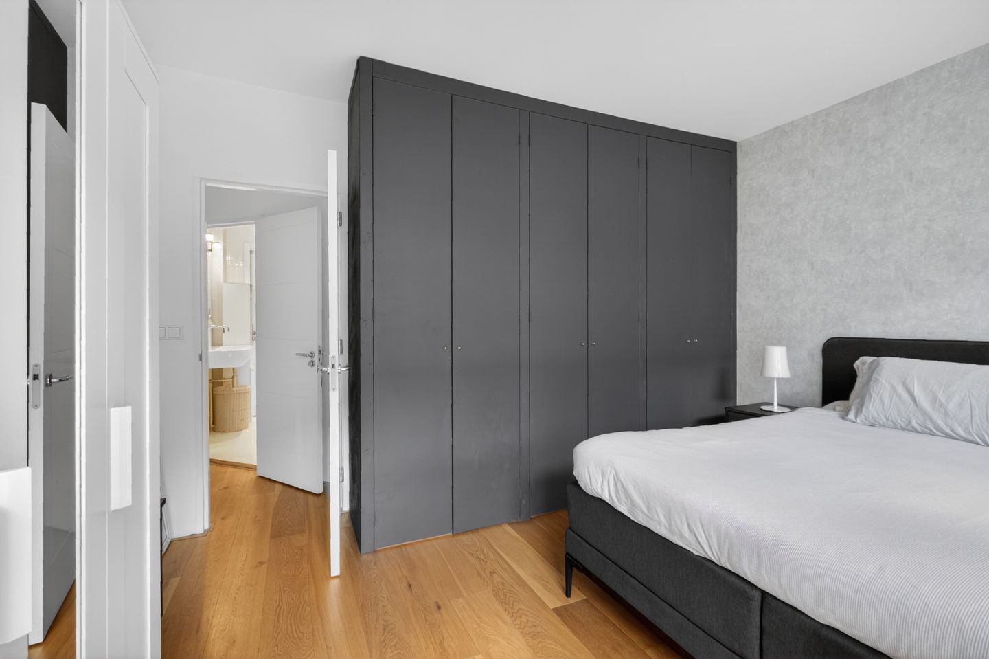 Photo 34 of Watteaustraat 20-2