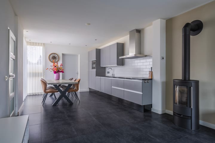 Photo 2 of Onstweddestraat 40