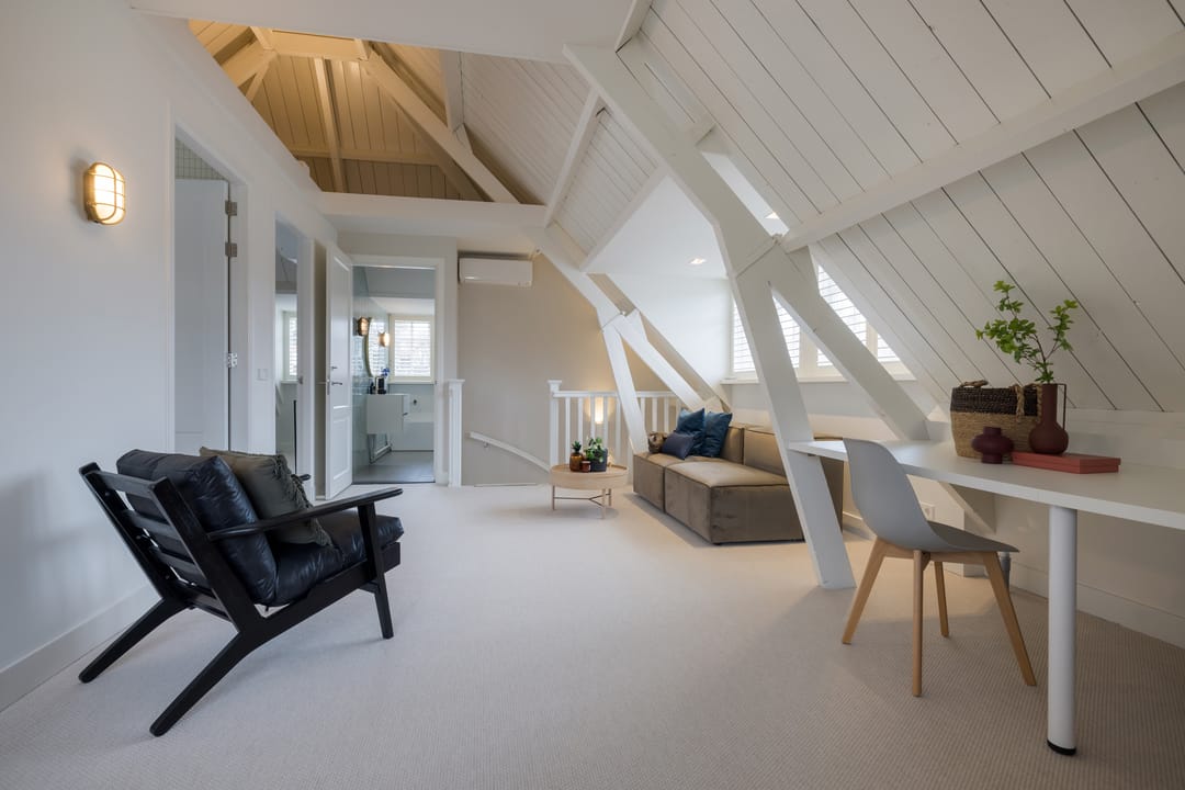Fully Renovated Exclusive City Villa with Heated Pool in Eindhoven — 37