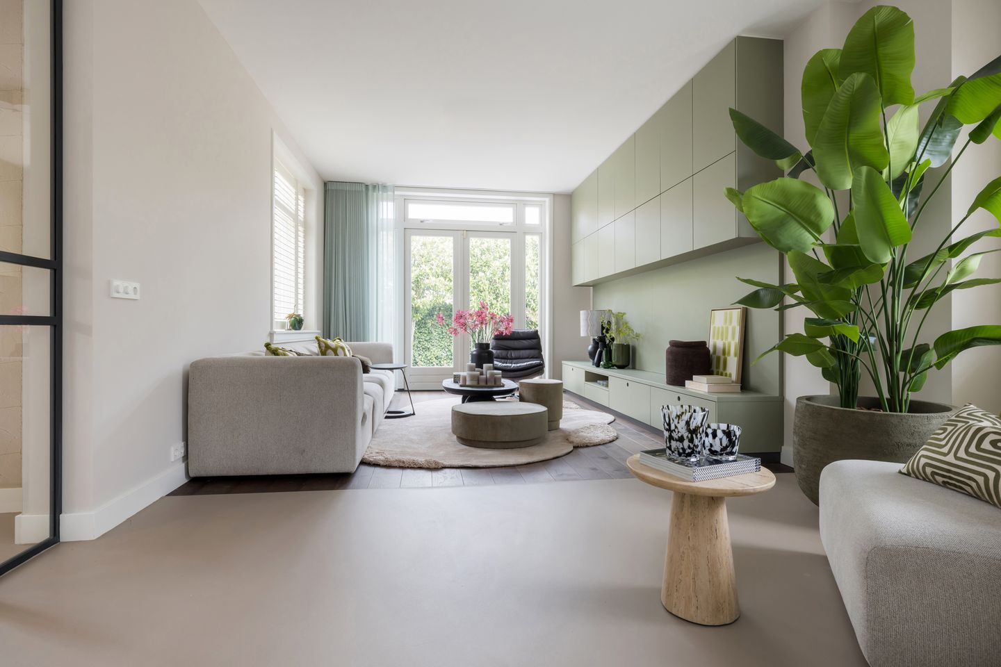 Fully Renovated Exclusive City Villa with Heated Pool in Eindhoven — 19