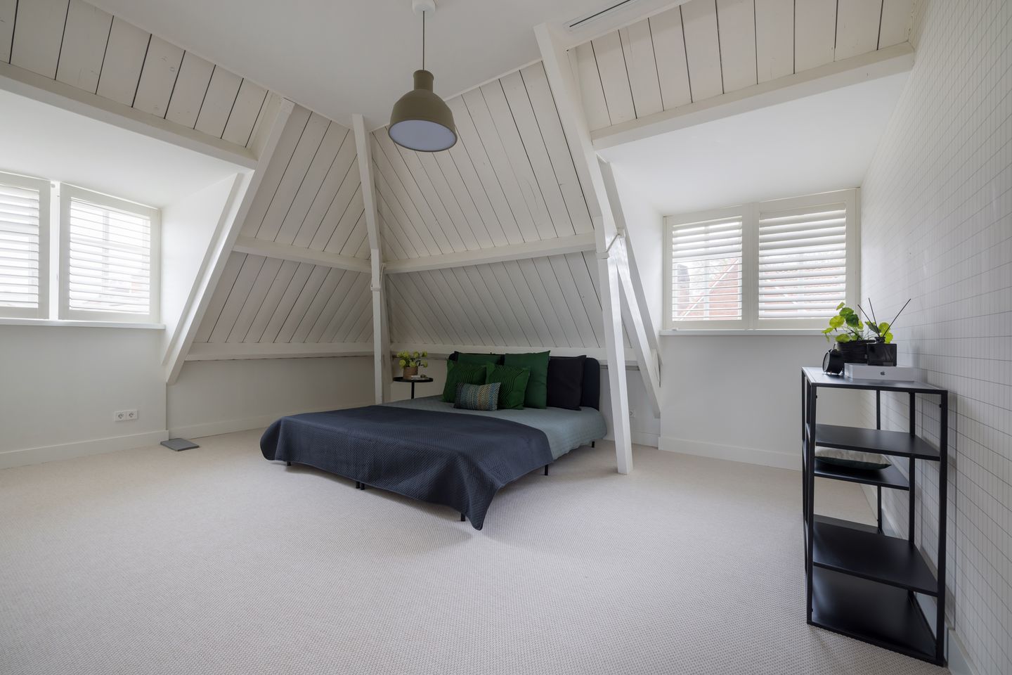 Fully Renovated Exclusive City Villa with Heated Pool in Eindhoven — 40
