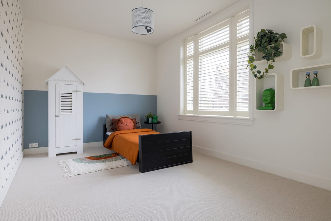 Fully Renovated Exclusive City Villa with Heated Pool in Eindhoven — 31