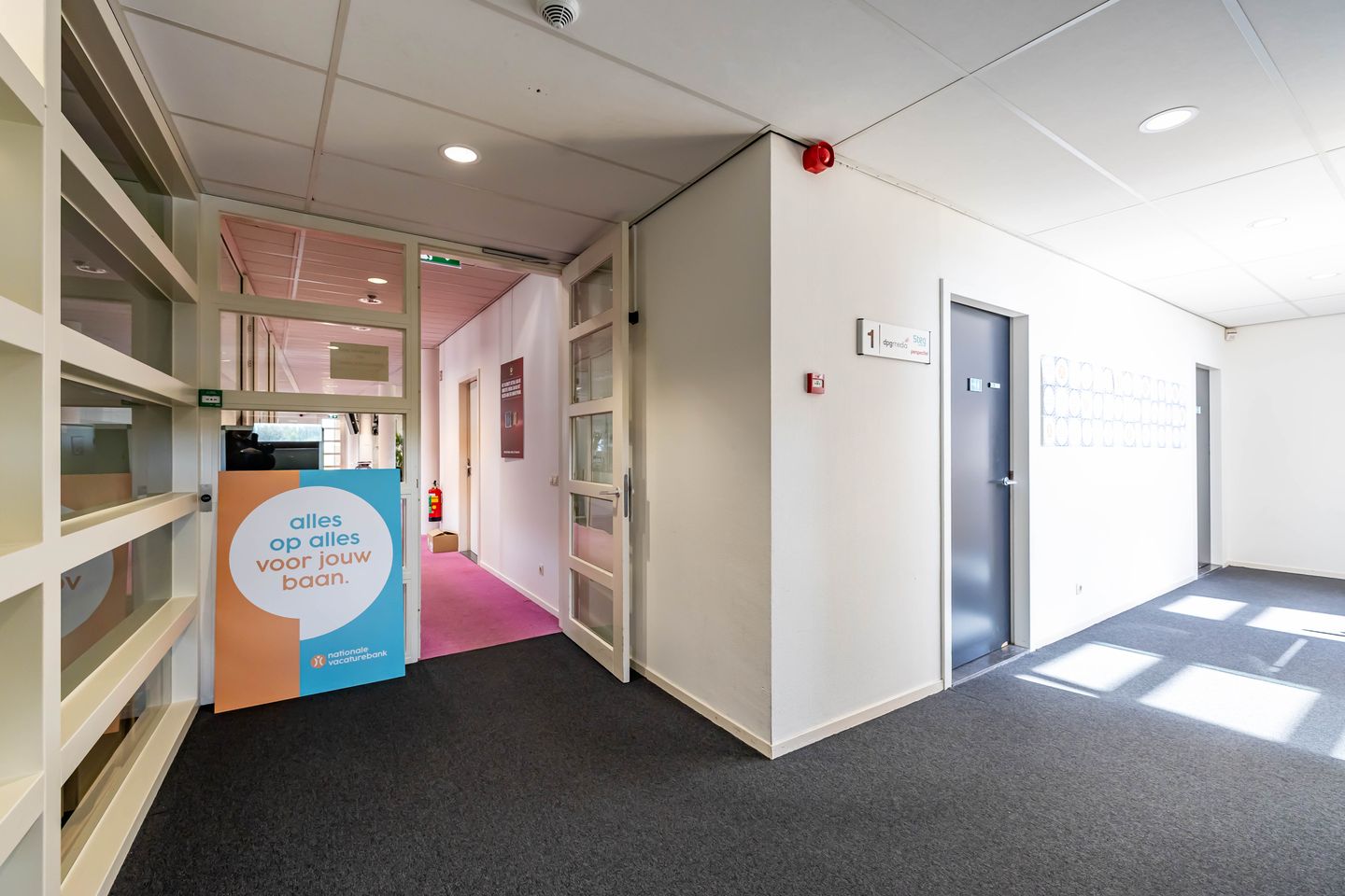 Bekijk foto 5 van Rozenburglaan 9