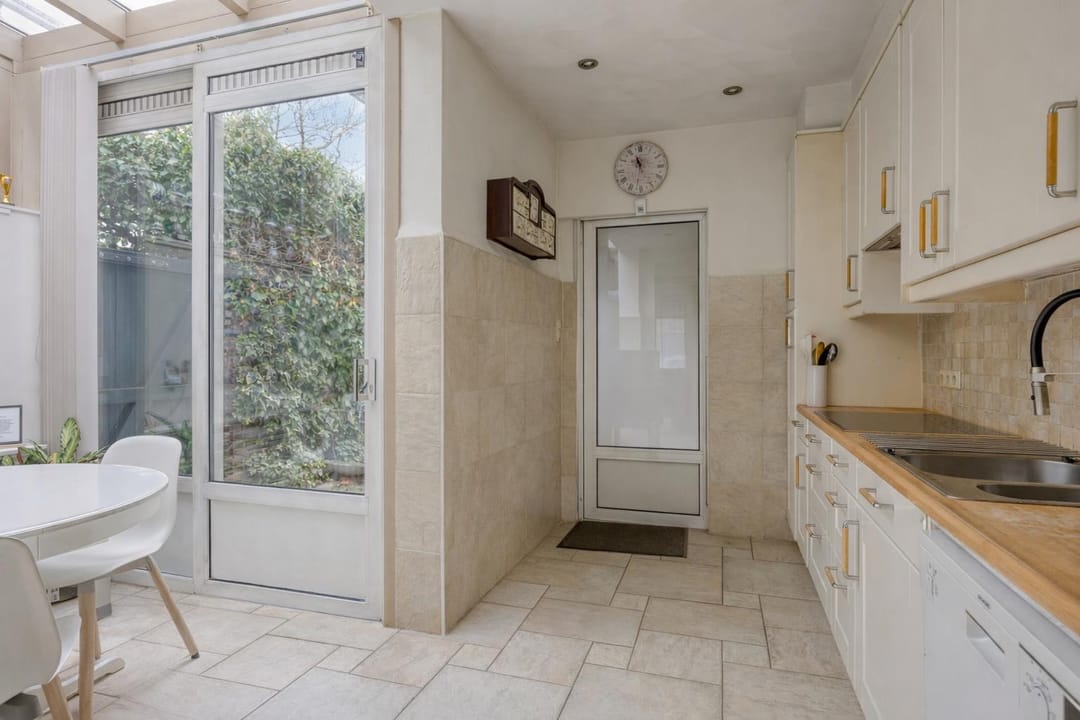 Spacious semi-detached family home with deep south-facing garden and multifunctional workspace — 13