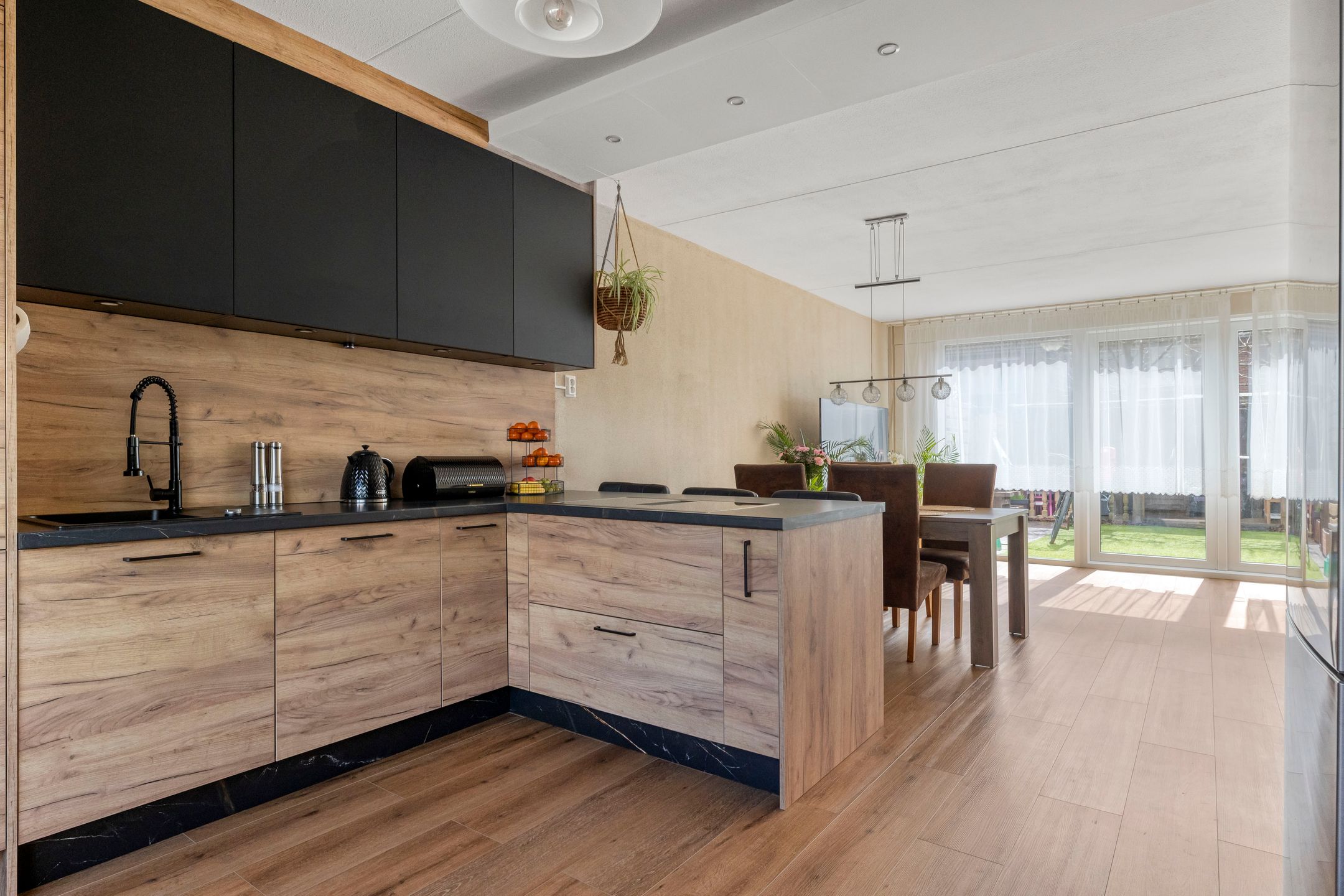 Foto 6 van Heilige Stoel 5333