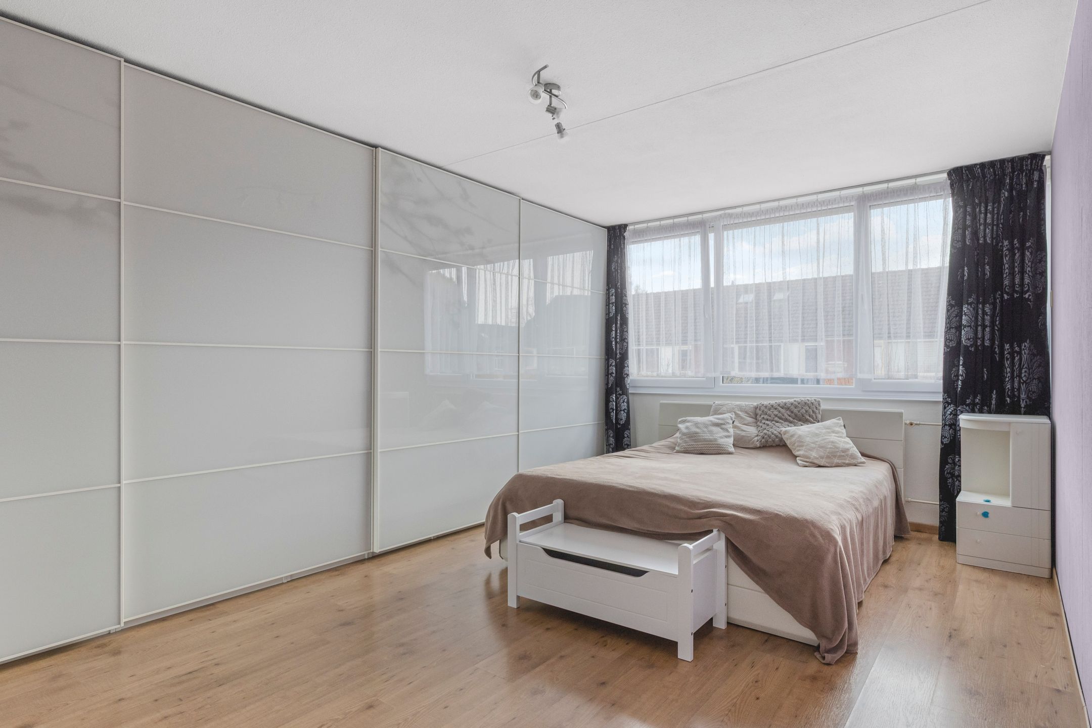 Foto 9 van Heilige Stoel 5333