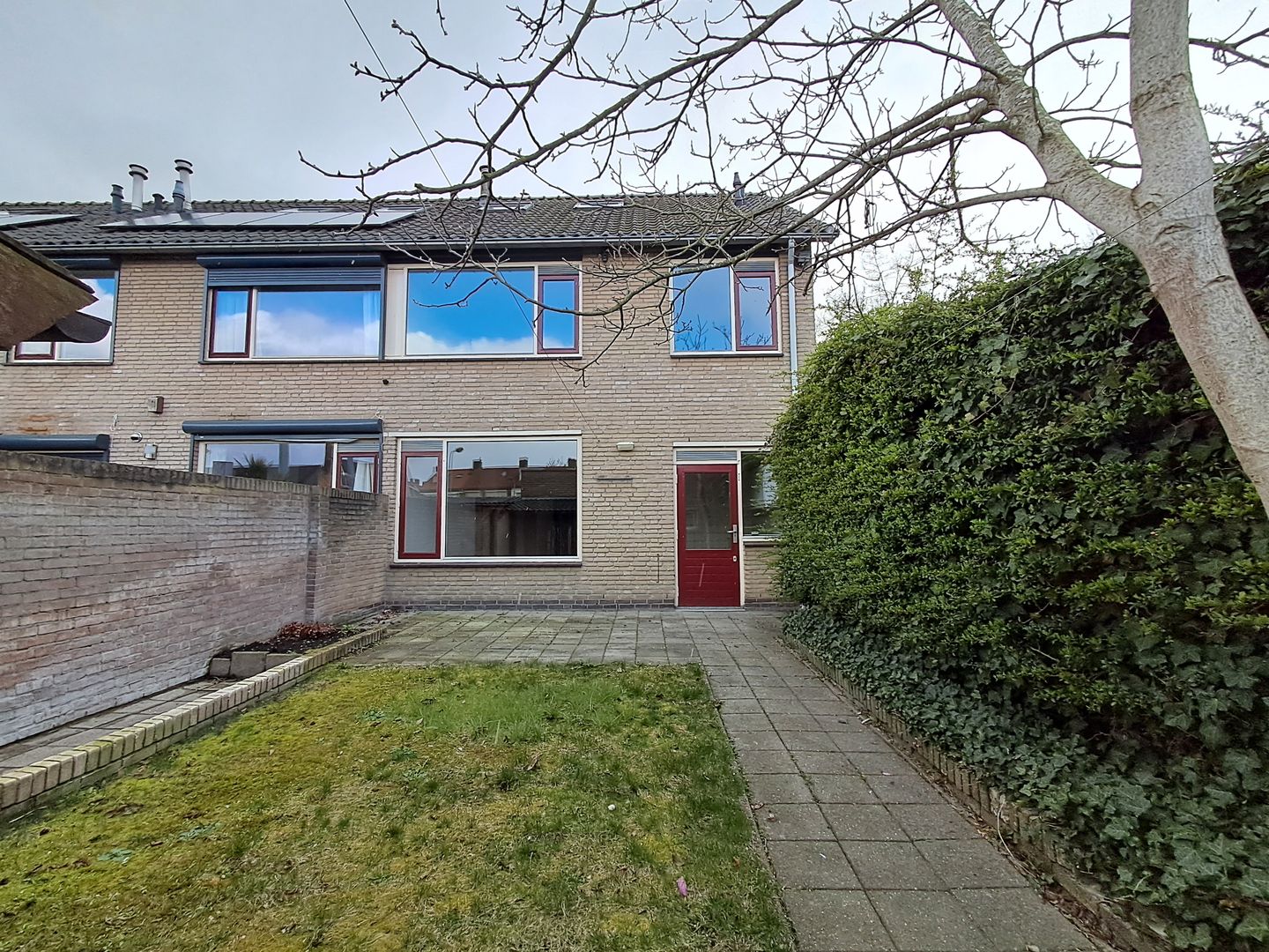 End Terraced House with Four Bedrooms and Garage in Child-Friendly Neighborhood — 14