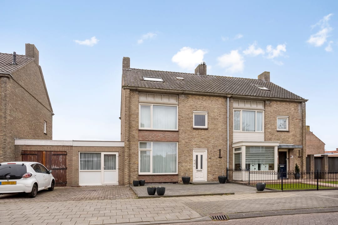 Photo 1 of Prins Bernhardstraat 43