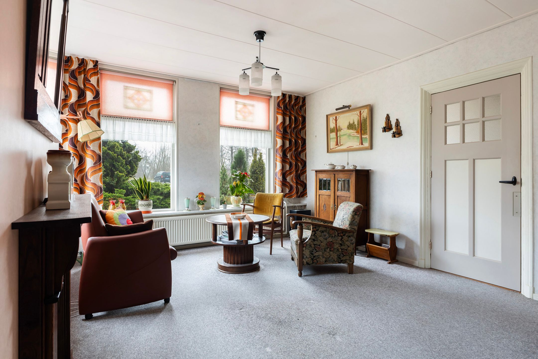 Characteristic semi-detached home with free view at the edge of Buitenpost — 12