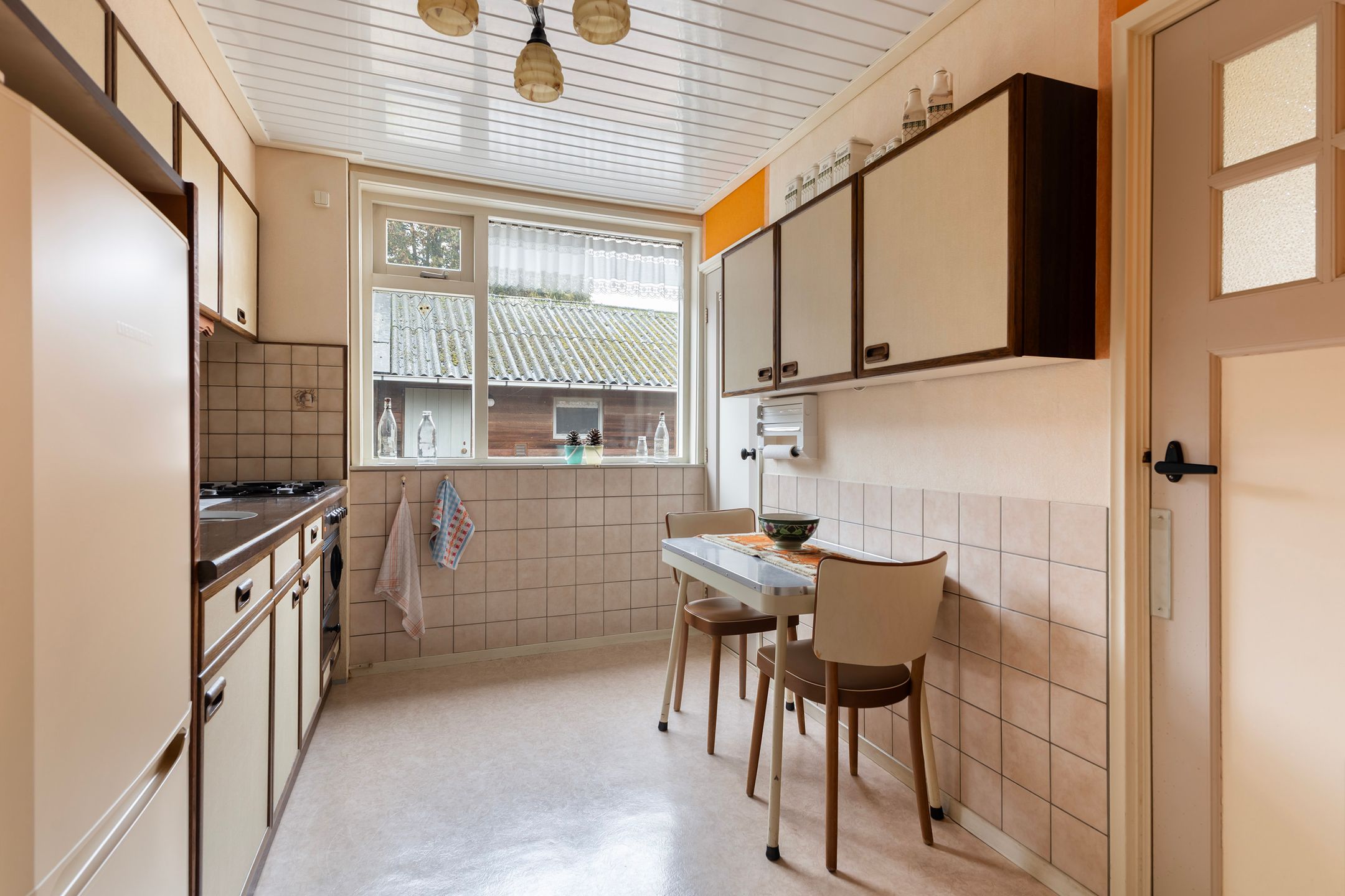 Characteristic semi-detached home with free view at the edge of Buitenpost — 15