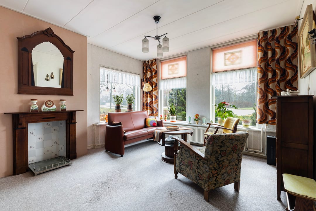 Characteristic semi-detached home with free view at the edge of Buitenpost — 11