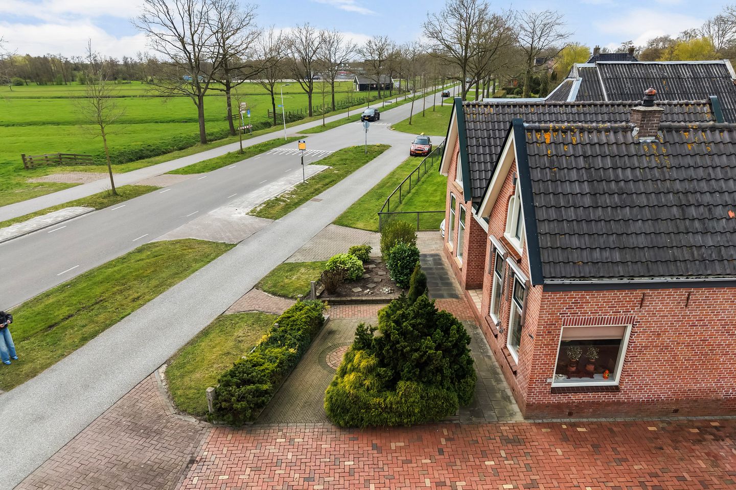 Characteristic semi-detached home with free view at the edge of Buitenpost — 34
