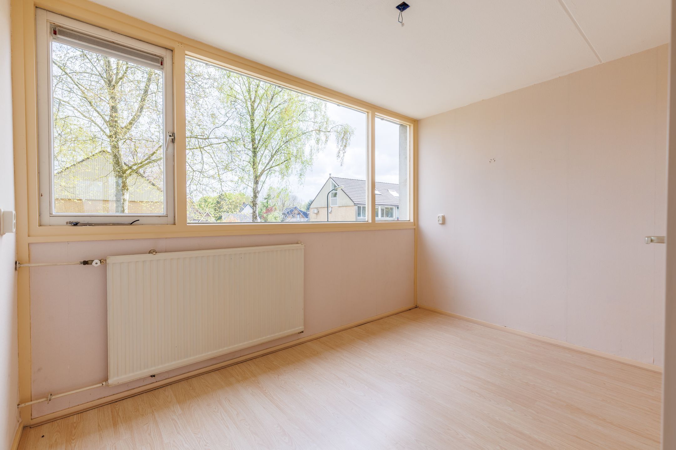 Spacious Family Home with Five Bedrooms in Child-Friendly Apeldoorn Neighborhood — 15