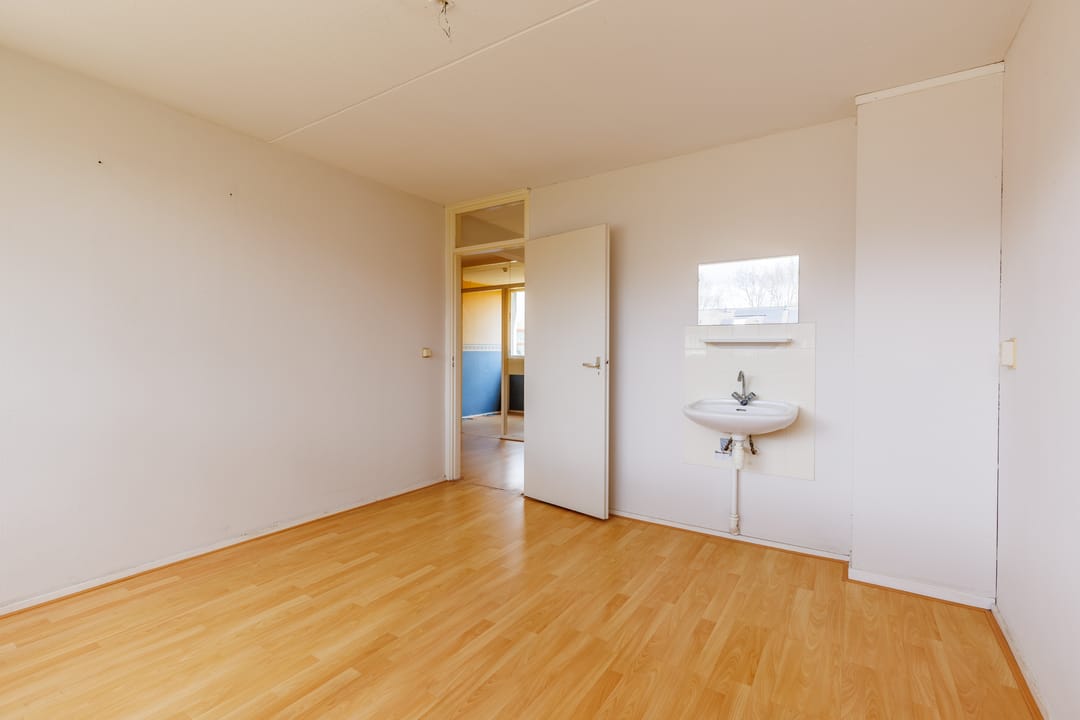 Spacious Family Home with Five Bedrooms in Child-Friendly Apeldoorn Neighborhood — 13