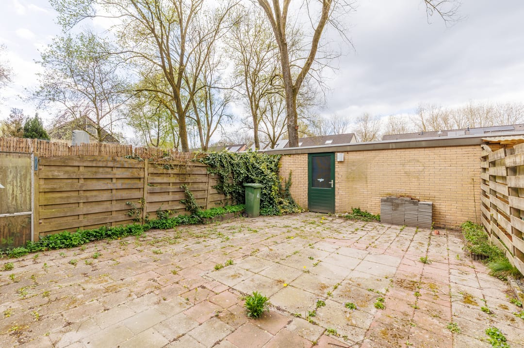 Spacious Family Home with Five Bedrooms in Child-Friendly Apeldoorn Neighborhood — 22