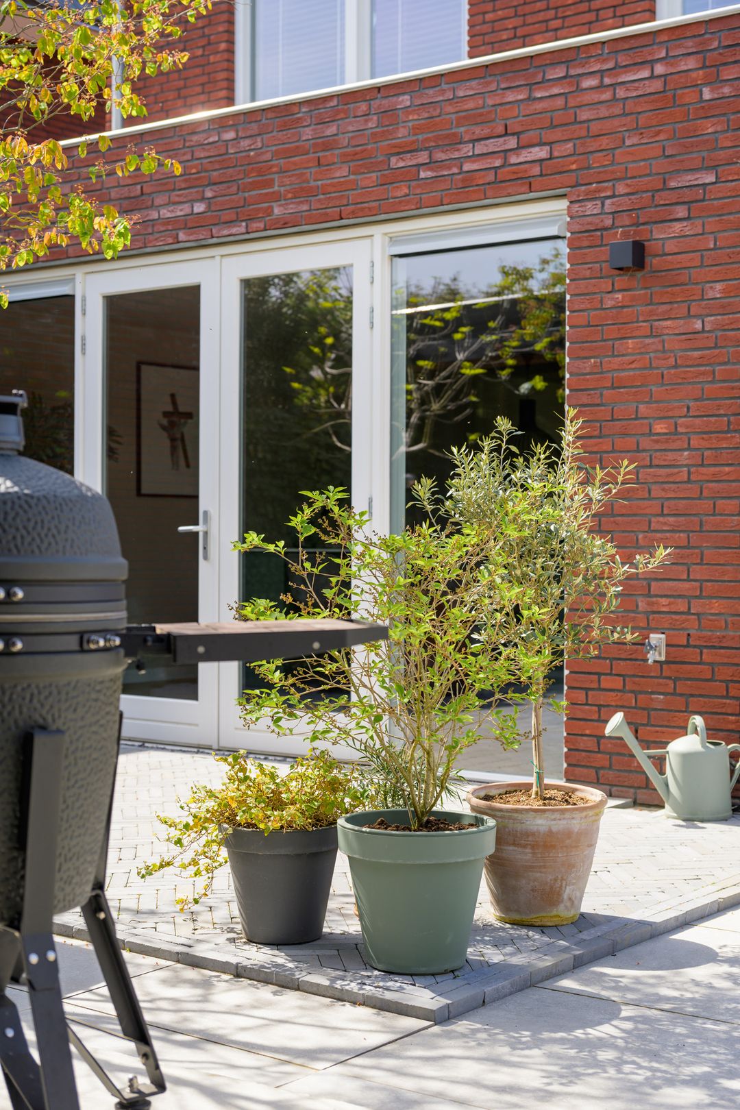Spacious extended semi-detached home with garage and garden room in Teteringen — 38