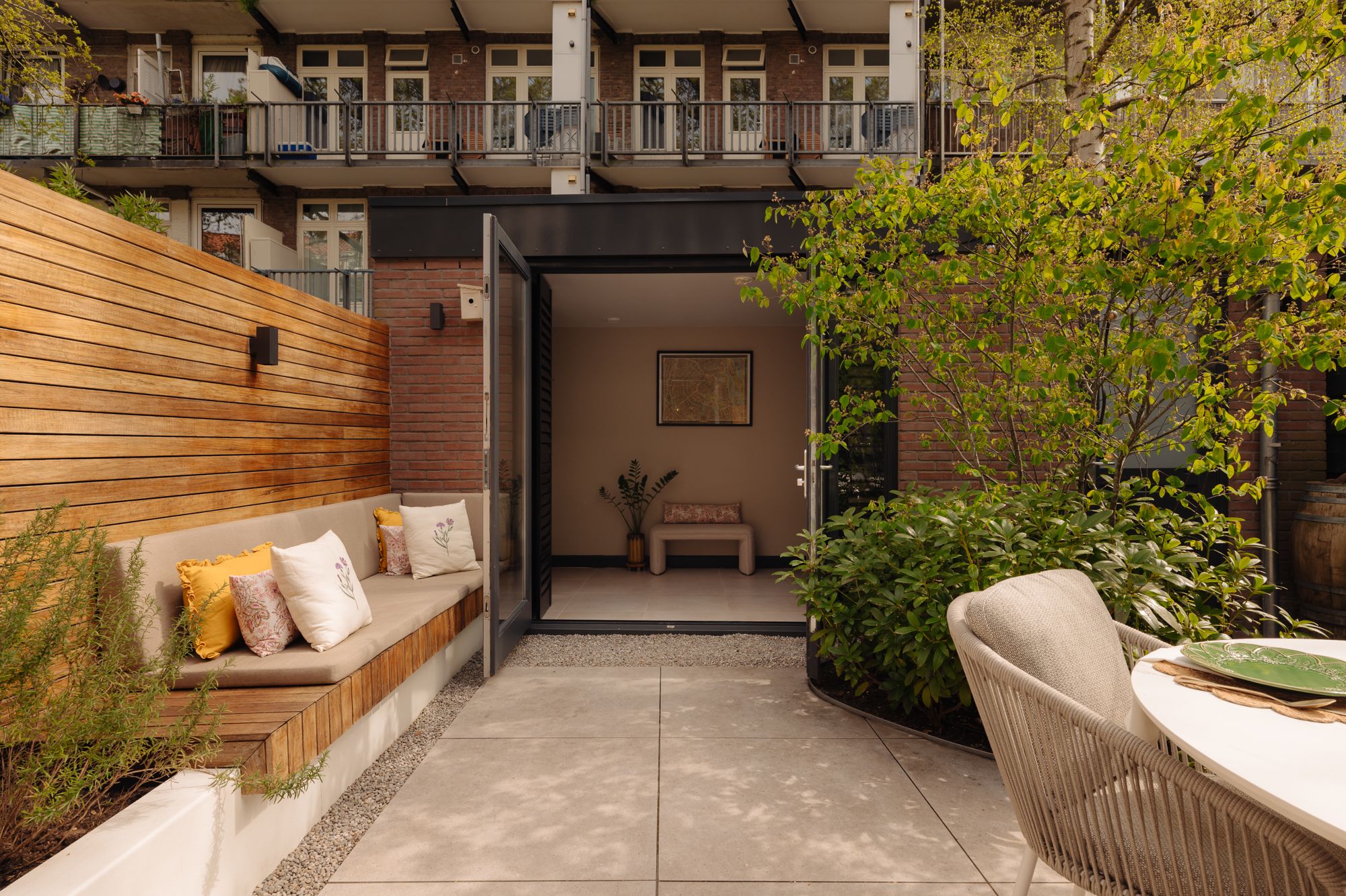 Renovated Ground-Floor Apartment with Garden on Freehold Land in Amsterdam South — 15