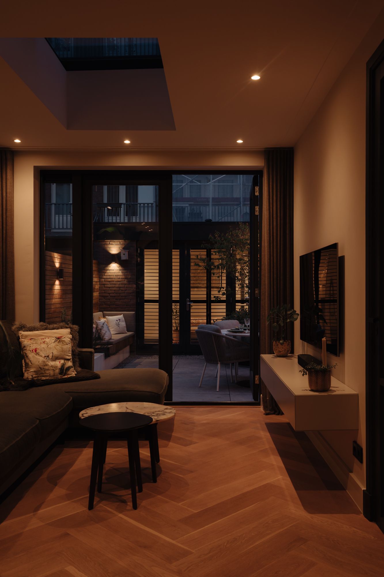 Renovated Ground-Floor Apartment with Garden on Freehold Land in Amsterdam South — 48