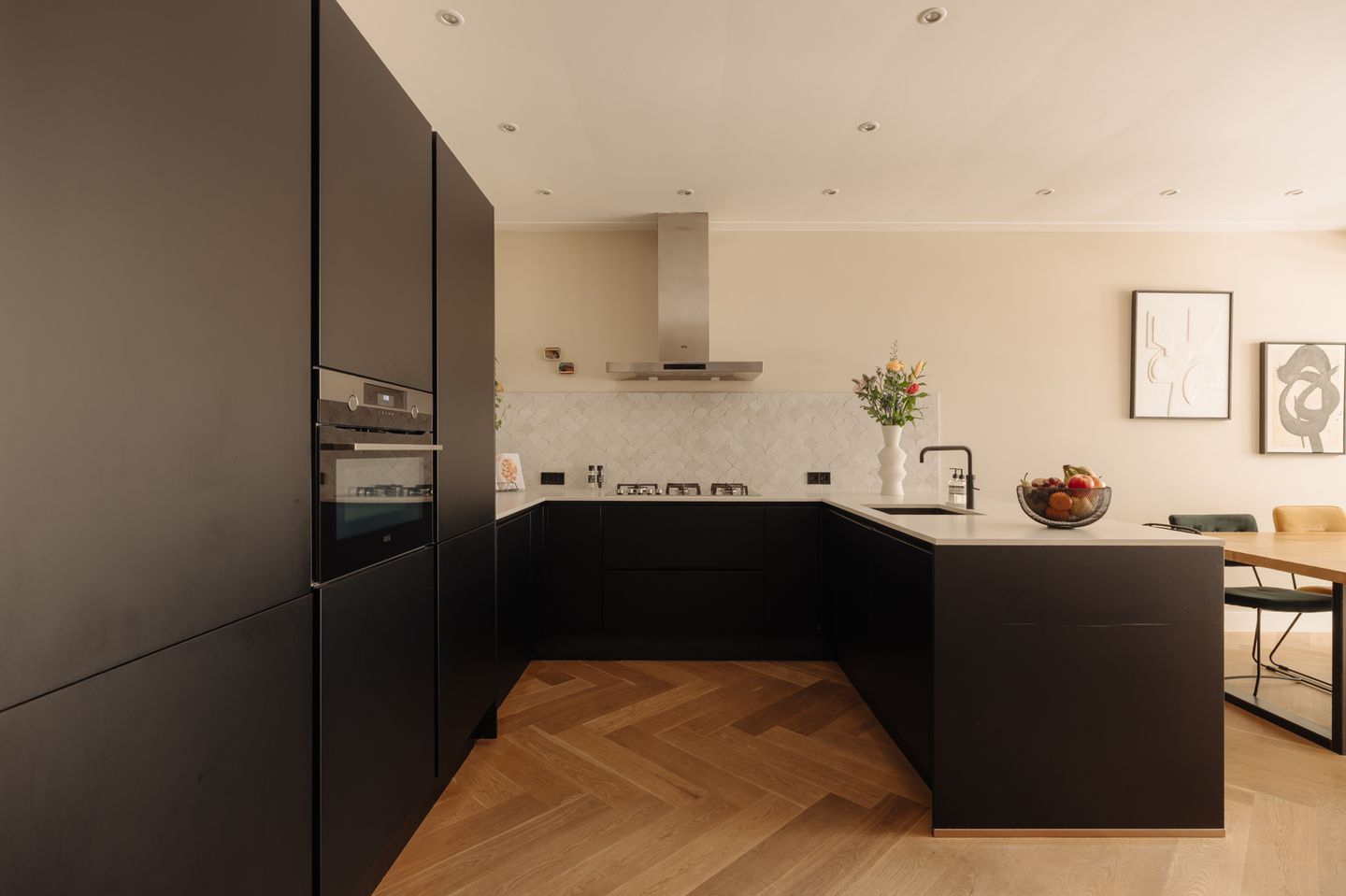 Photo 5 of Woestduinstraat 139-H