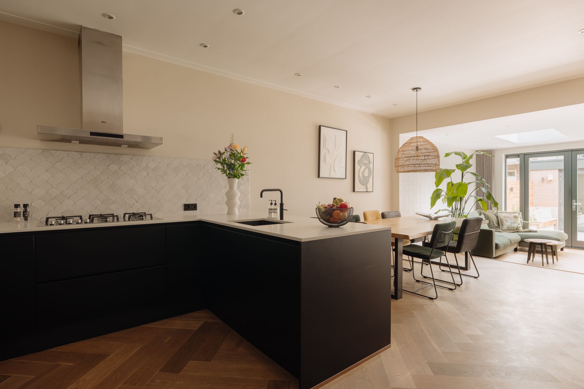 Photo 6 of Woestduinstraat 139-H