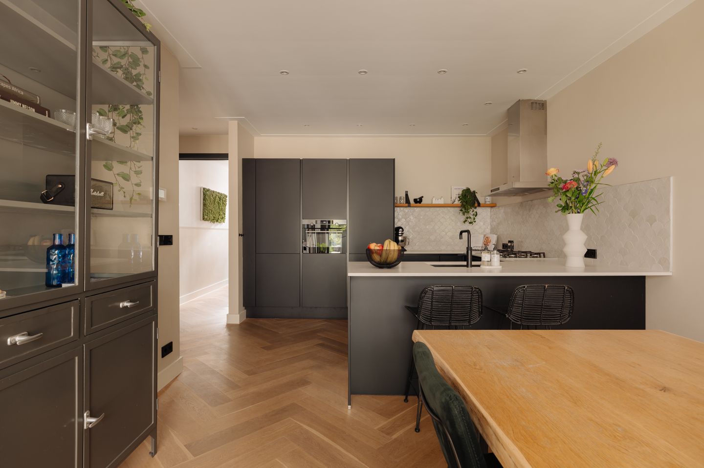 Photo 10 of Woestduinstraat 139-H