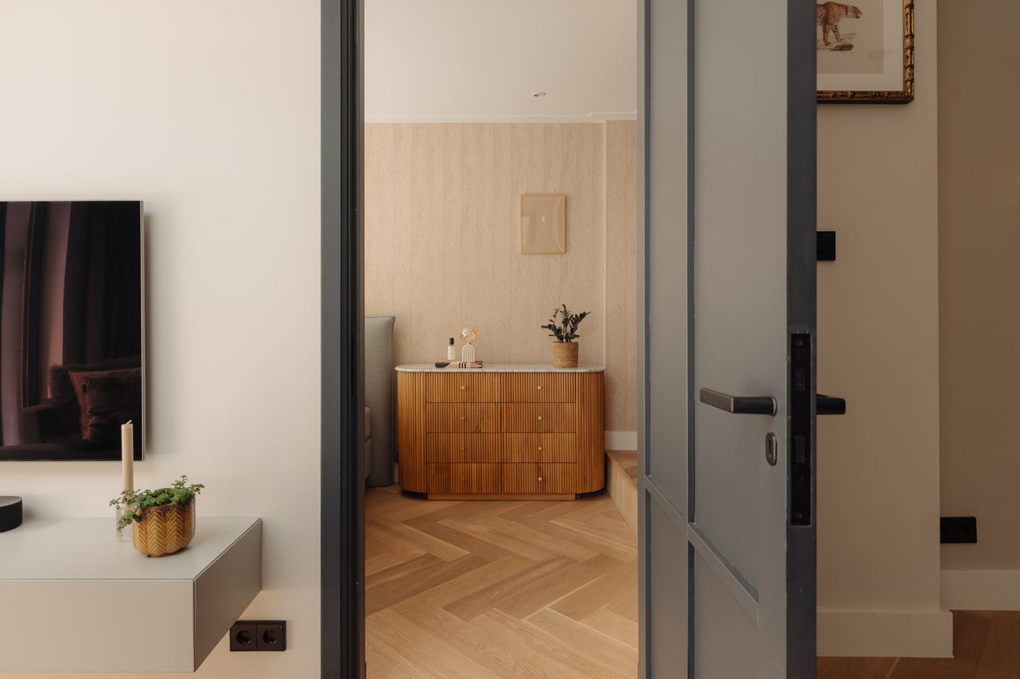 Renovated Ground-Floor Apartment with Garden on Freehold Land in Amsterdam South — 25