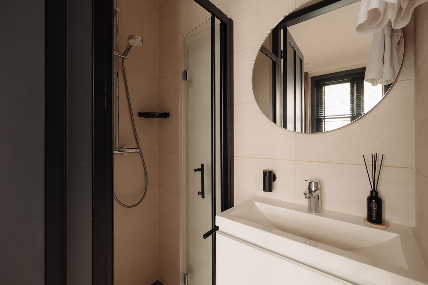 Renovated Ground-Floor Apartment with Garden on Freehold Land in Amsterdam South — 40