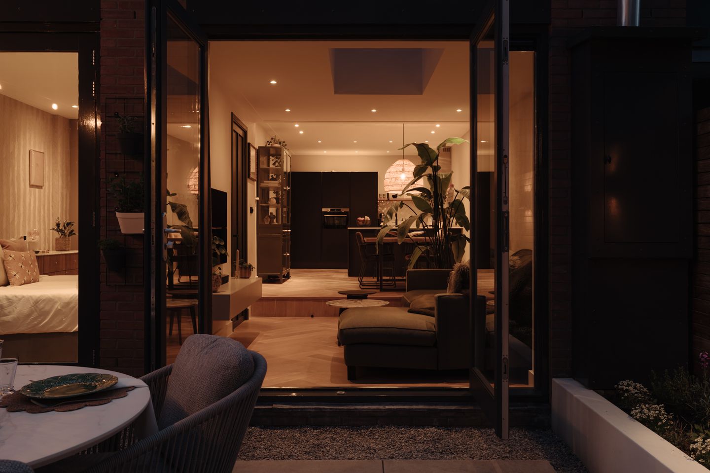 Renovated Ground-Floor Apartment with Garden on Freehold Land in Amsterdam South — 49