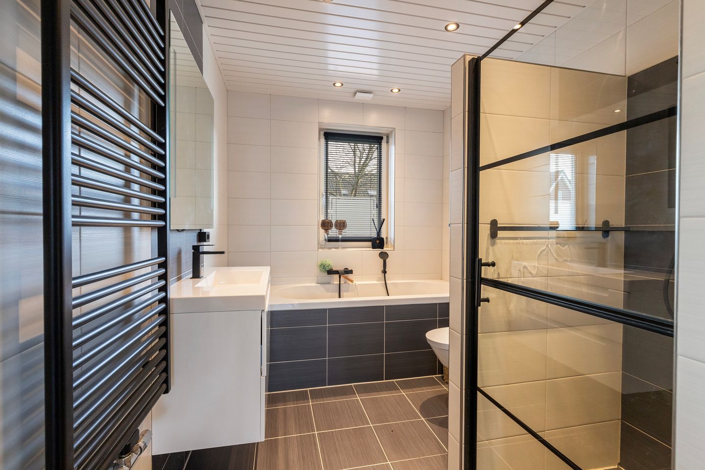 Luxury Semi-Detached Home with Swimming Pool in Apeldoorn — 34
