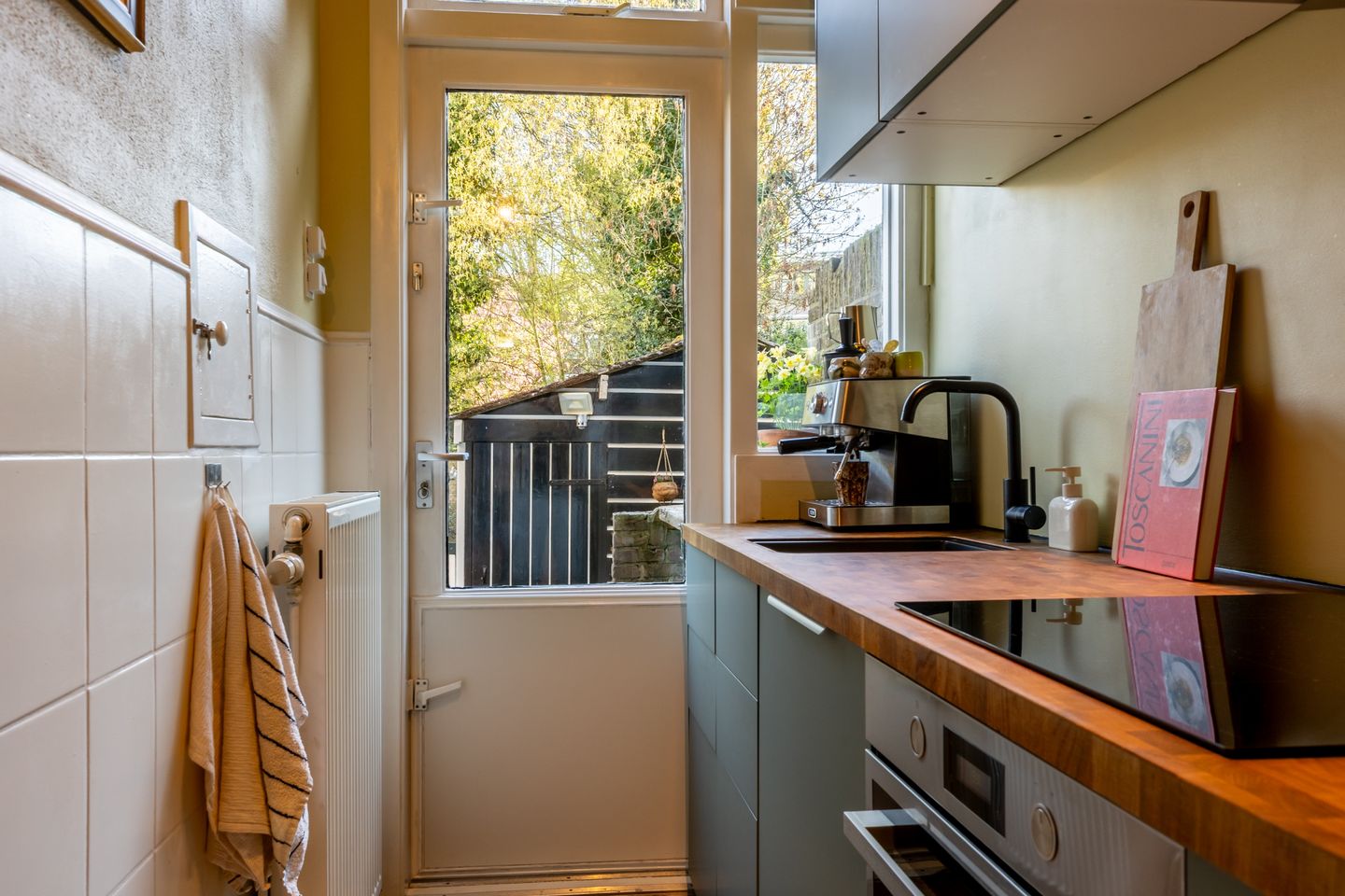 Photo 29 of Donker Curtiusstraat 24-A