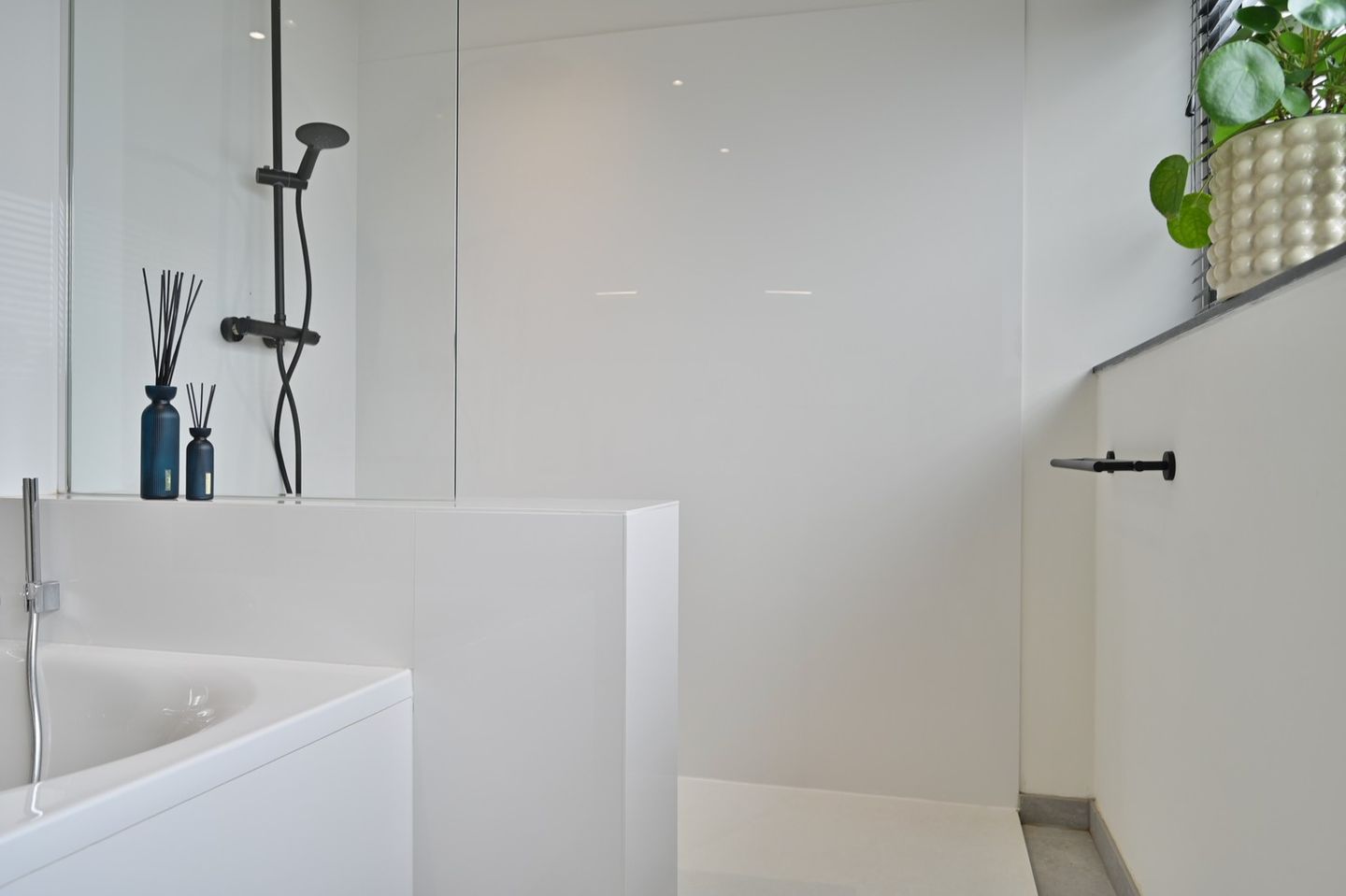 Luxurious Energy-Efficient Villa Near Maastricht — 14