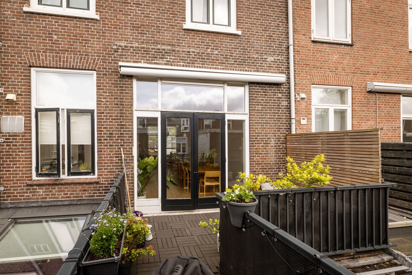 Spacious and Light Upper Apartment in Haarlem's Green Kleverpark — 25