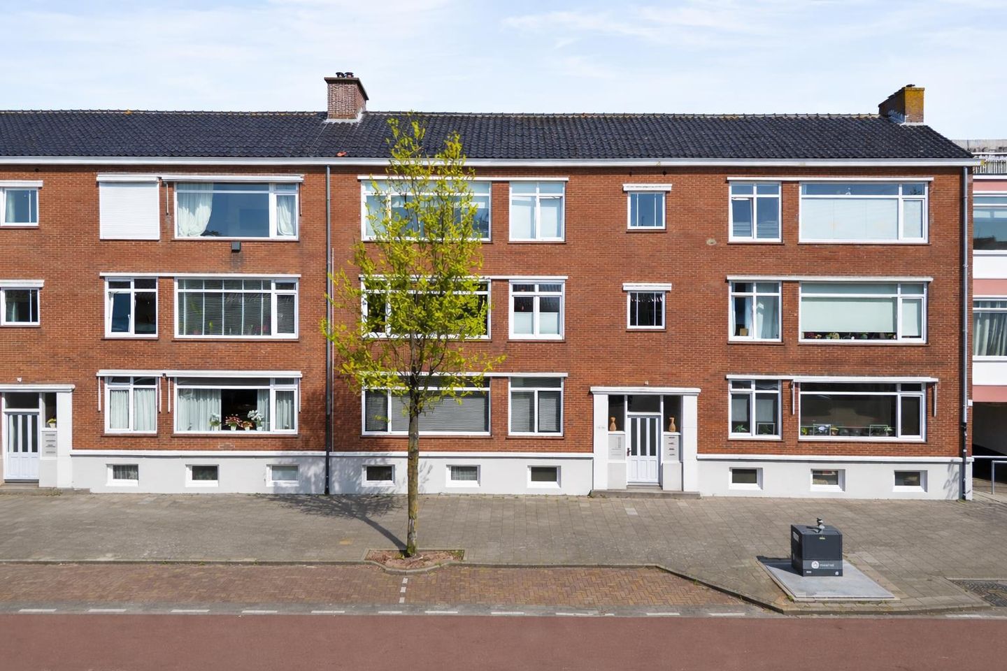 Spacious and Bright 3-Room Apartment with Large Garden and Practice Space — 25