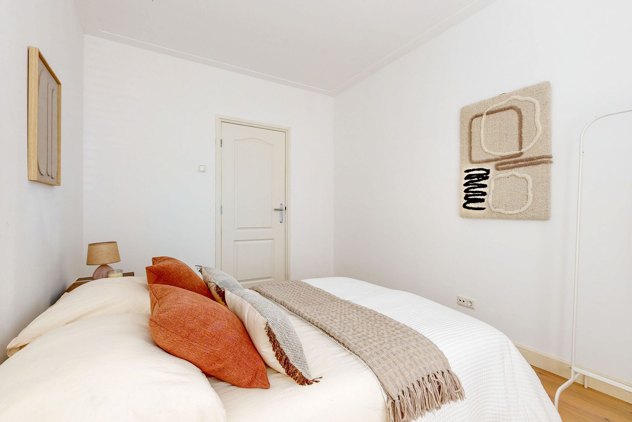 Spacious and Bright 3-Room Apartment with Large Garden and Practice Space — 12