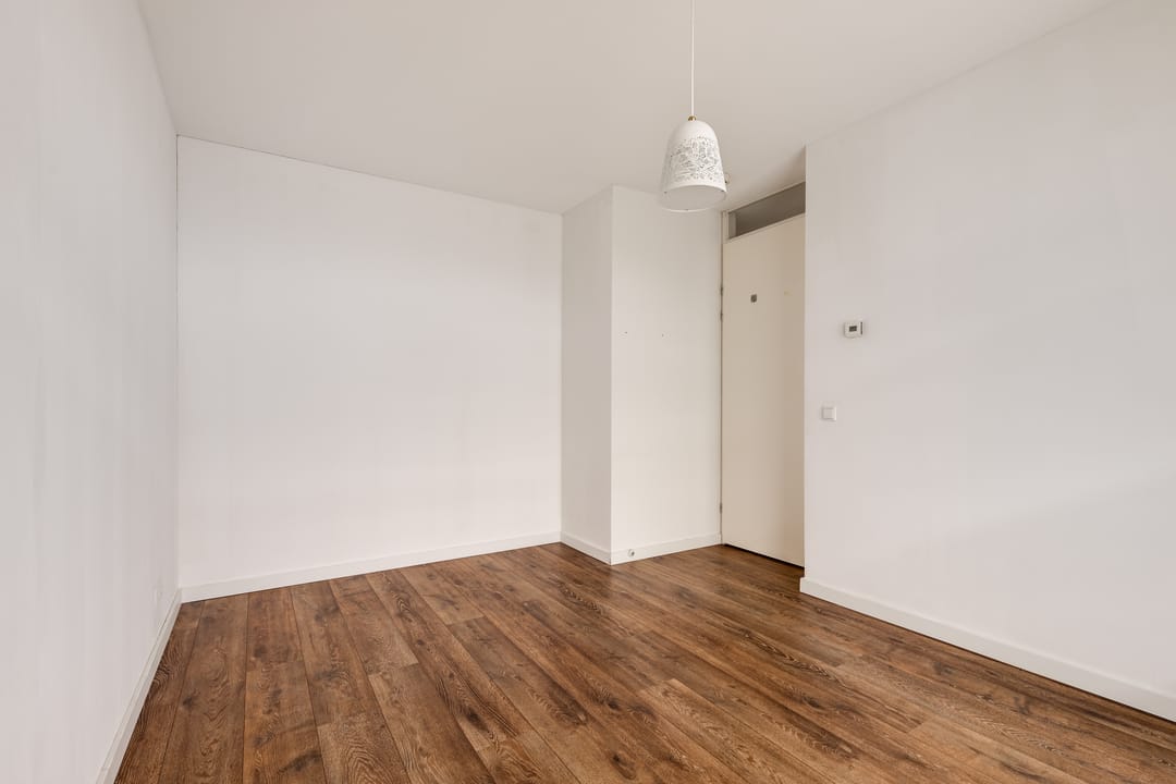 Modern Energy-Efficient Corner Apartment with Private Parking in Haarlem — 17