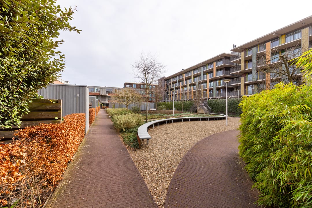Modern Energy-Efficient Corner Apartment with Private Parking in Haarlem — 23