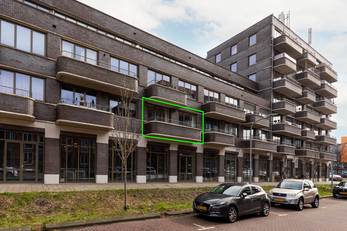 Modern Energy-Efficient Corner Apartment with Private Parking in Haarlem — 29