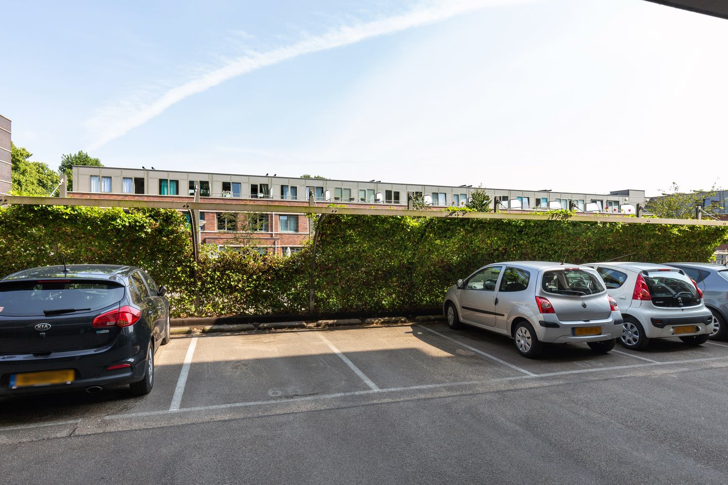 Modern Energy-Efficient Corner Apartment with Private Parking in Haarlem — 25