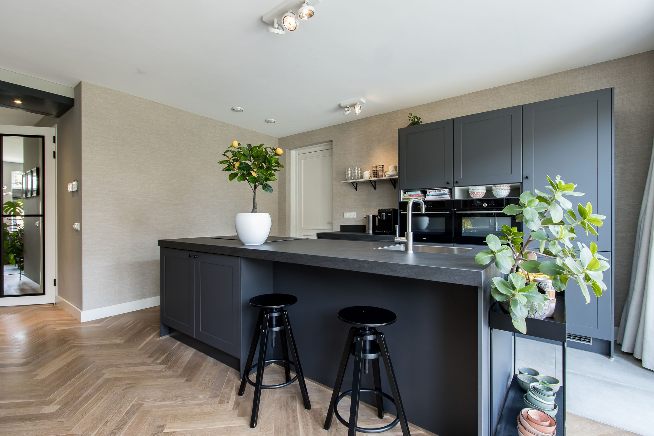 Photo 9 of Johanna Westerdijklaan 12