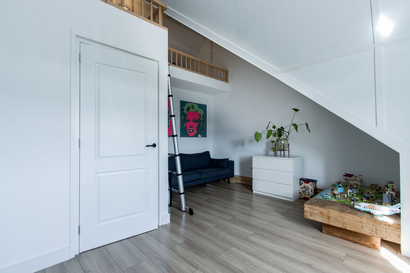 Photo 44 of Johanna Westerdijklaan 12