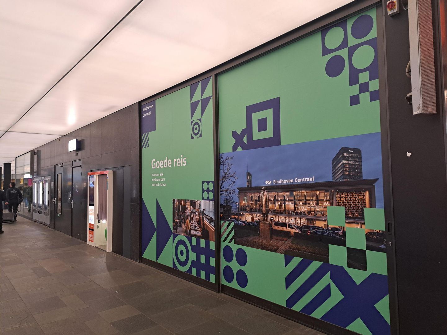 Bekijk foto 2 van Stationsplein 22-01