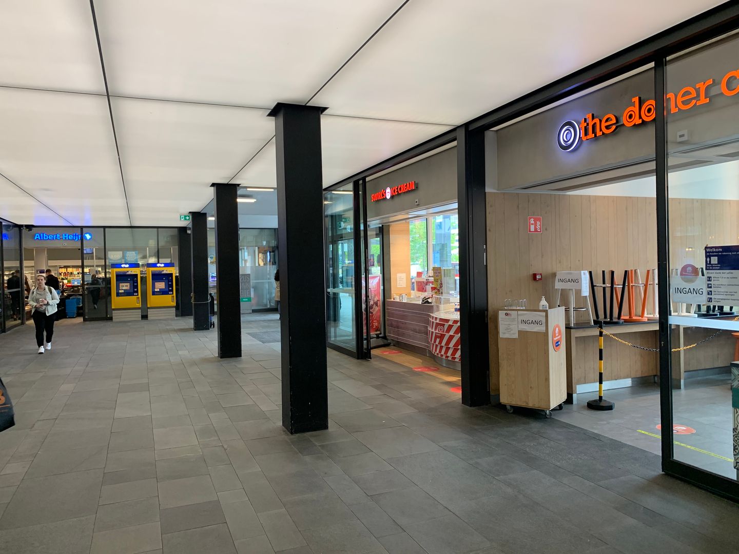 Bekijk foto 4 van Stationsplein 22-01